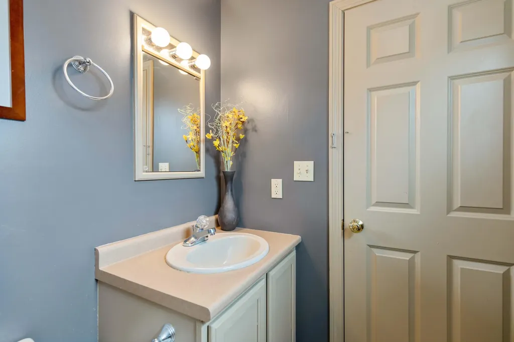 26 Borskis Way Wiscasset ME 04578
