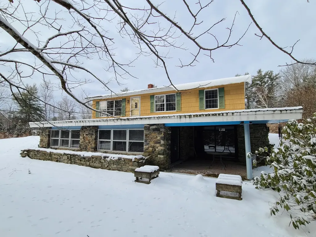 686 Gardiner Road Dresden ME 04342