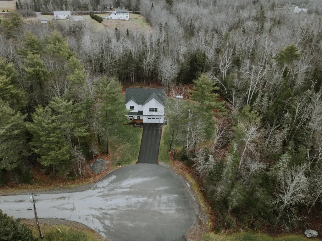 33 Acorn Drive Hampden ME 04444
