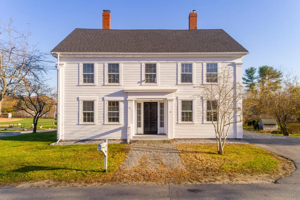 4 Hillcrest Road Newcastle ME 04553