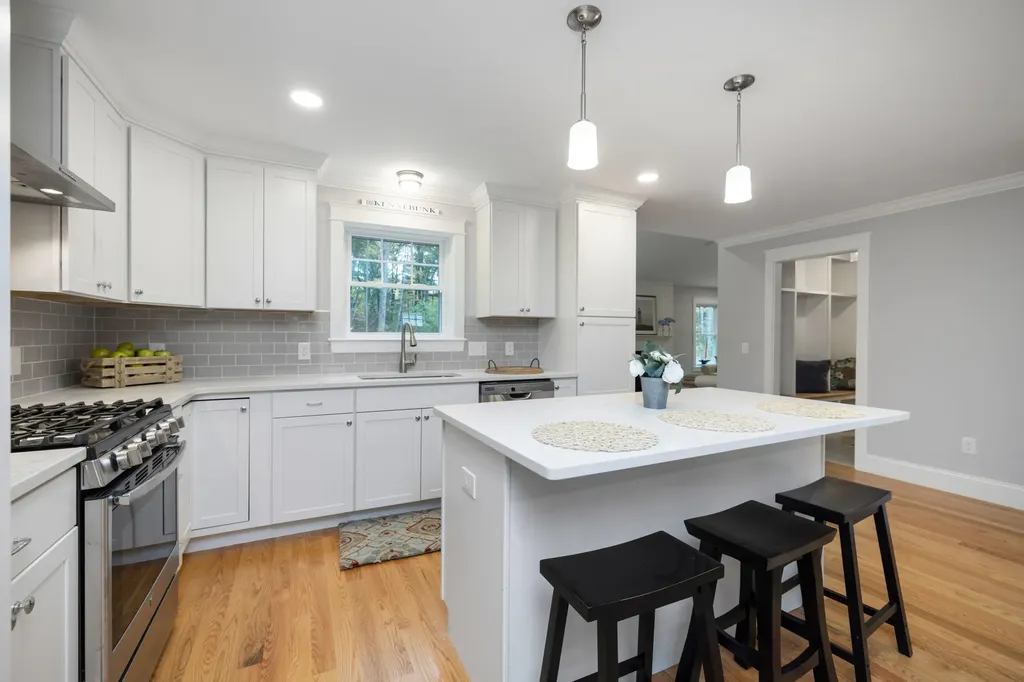 23 Webhannet Place Kennebunk ME 04043
