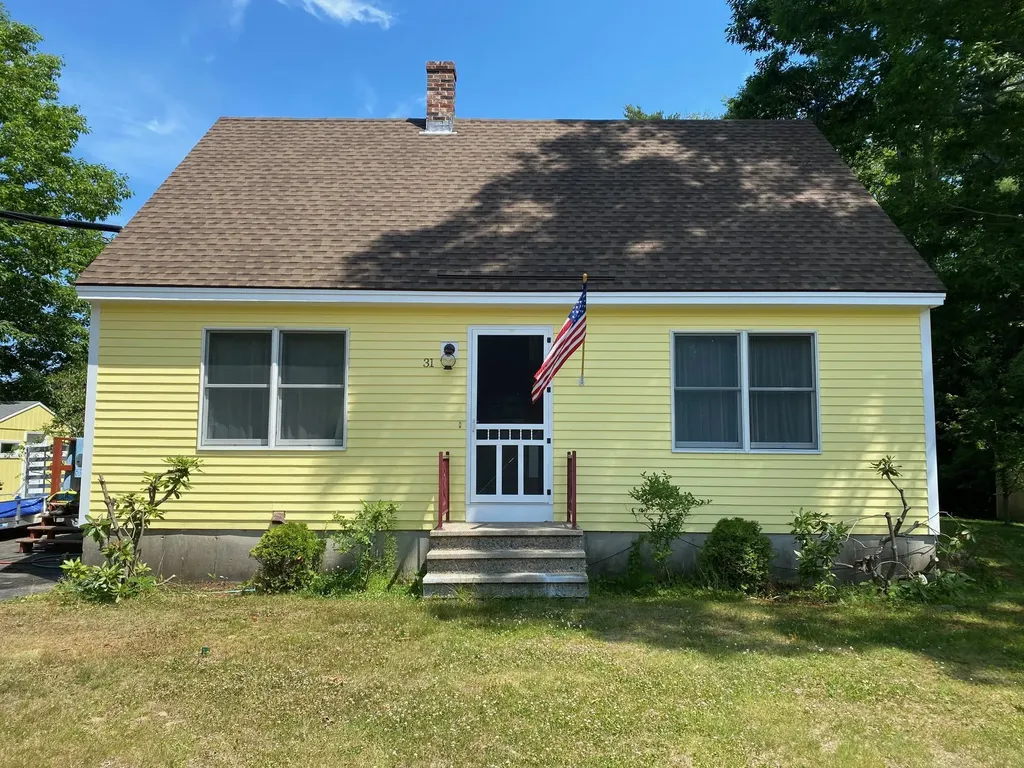 31 Hanson Drive Topsham ME 04086