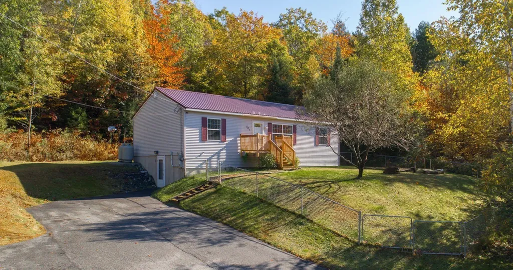 781 Center Minot Hill Road Minot ME 04258