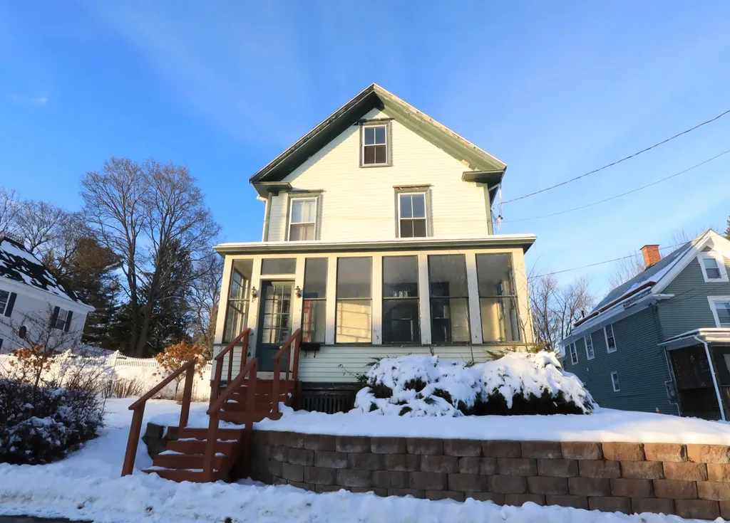423 Hammond Street Bangor ME 04401