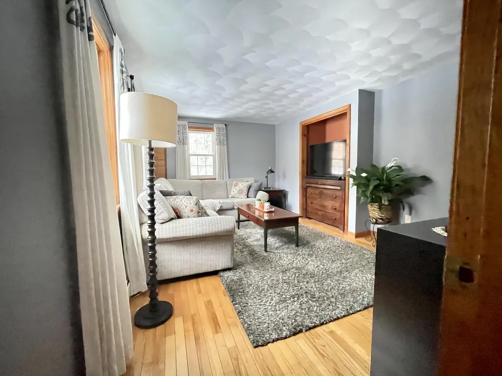 111 Dow Road Standish ME 04084