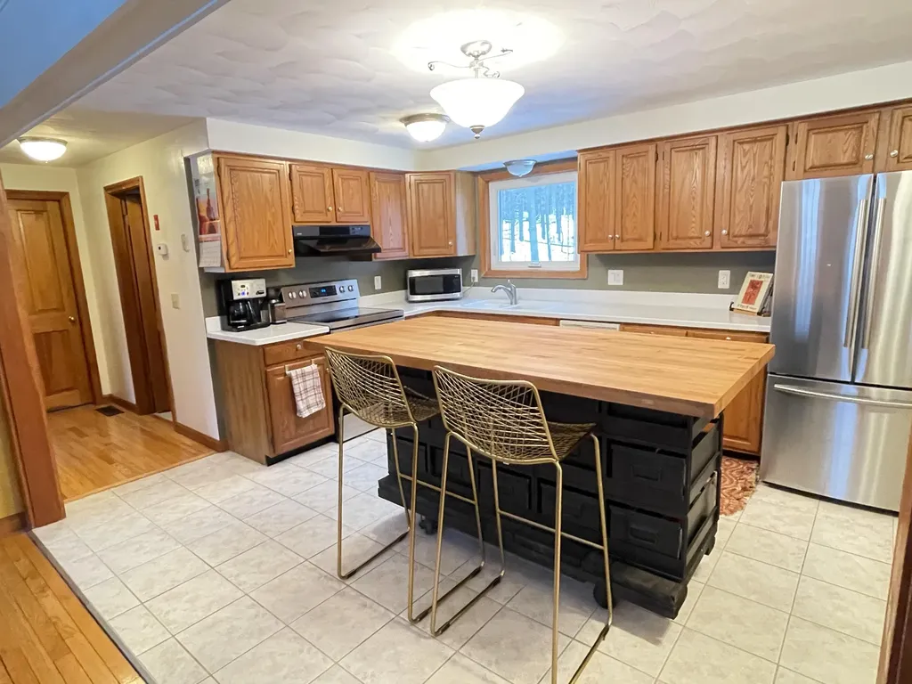 111 Dow Road Standish ME 04084