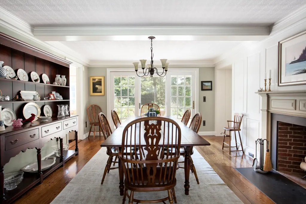 37 Raynes Neck Road York ME 03909