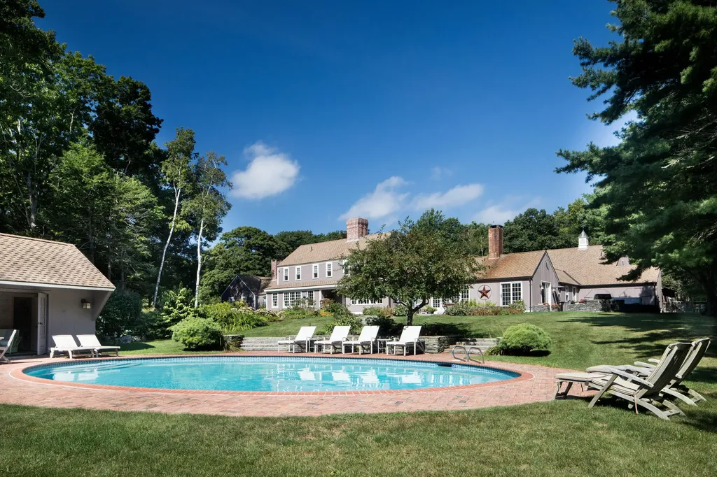 37 Raynes Neck Road York ME 03909