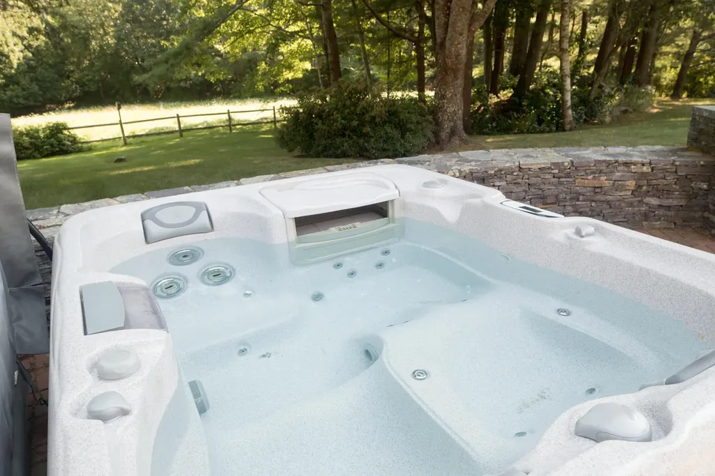 37 Raynes Neck Road York ME 03909