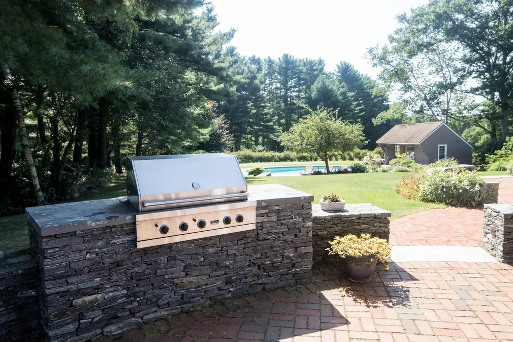 37 Raynes Neck Road York ME 03909