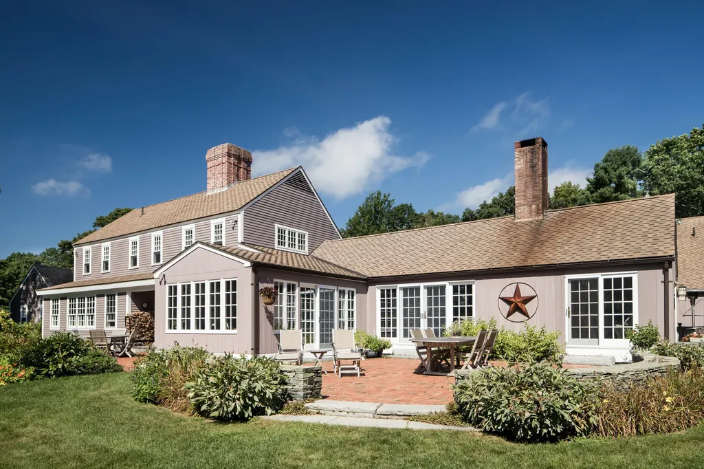 37 Raynes Neck Road York ME 03909