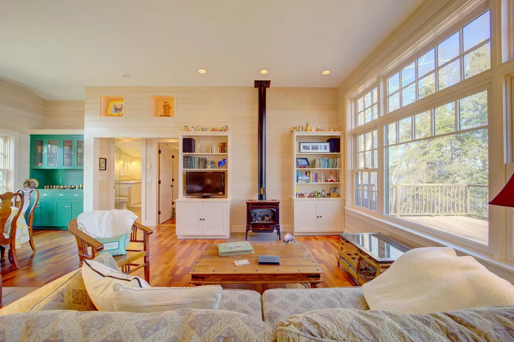 1212 Newbury Neck Road Surry ME 04684