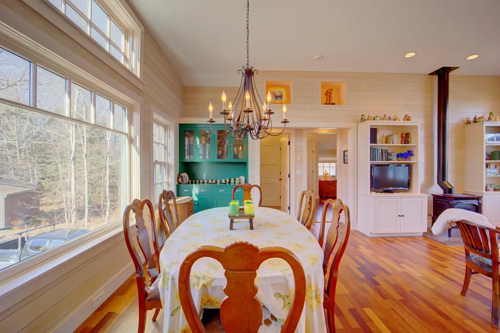 1212 Newbury Neck Road Surry ME 04684