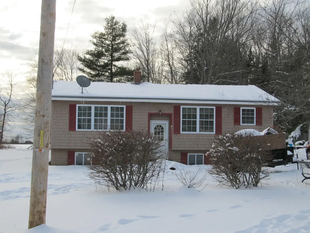 11 Ruth Avenue Hampden ME 04444