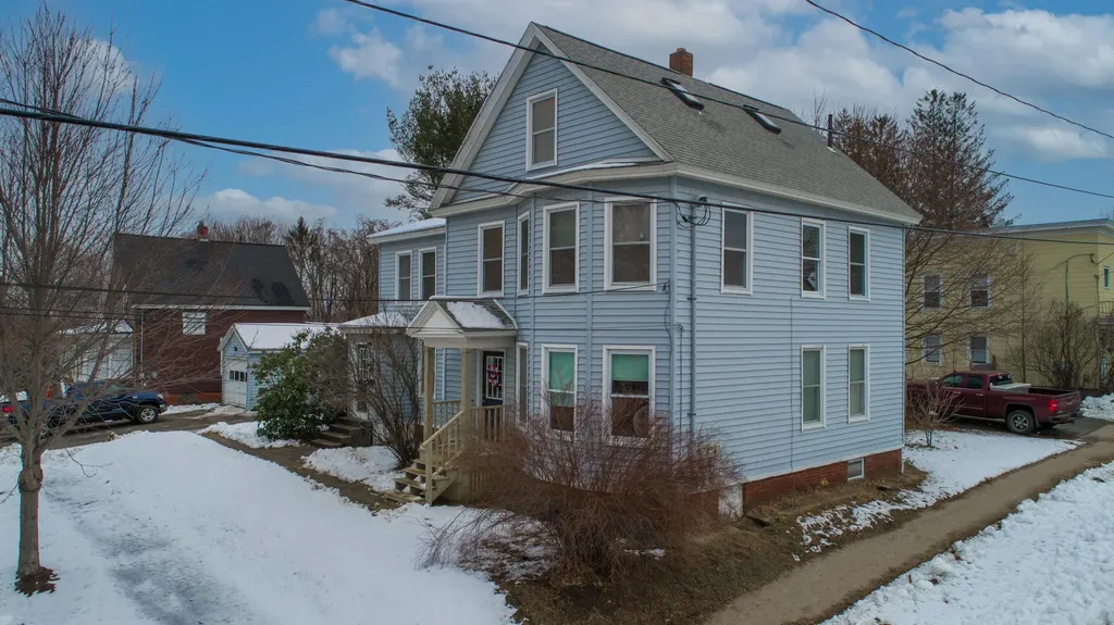 68 Gill Street Auburn ME 04210