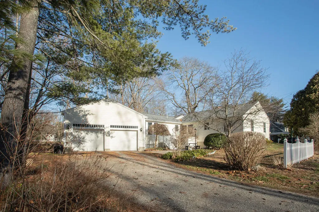 15 Organug Road York ME 03909