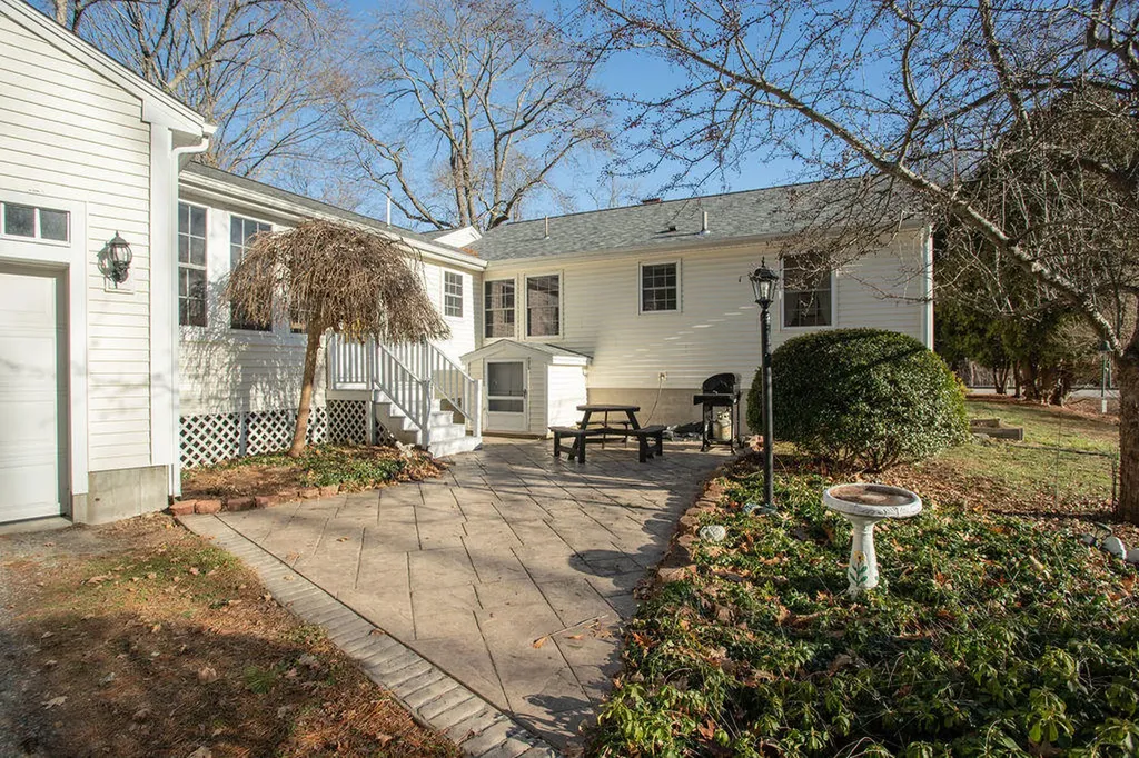 15 Organug Road York ME 03909