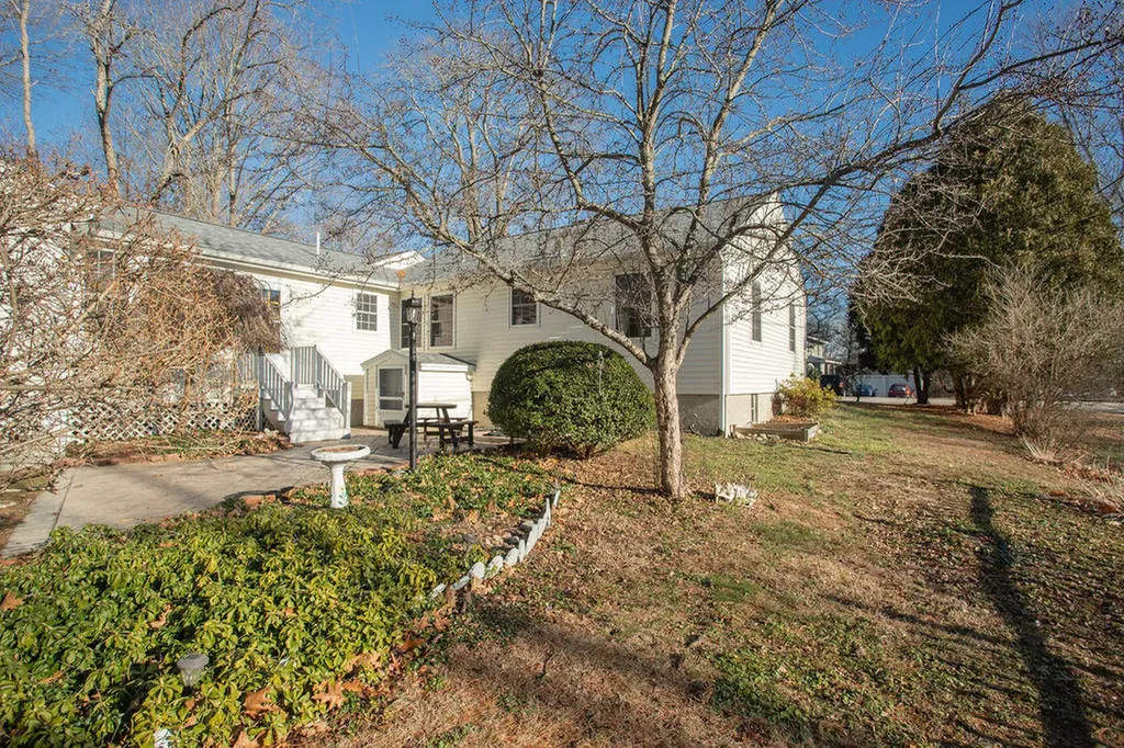 15 Organug Road York ME 03909
