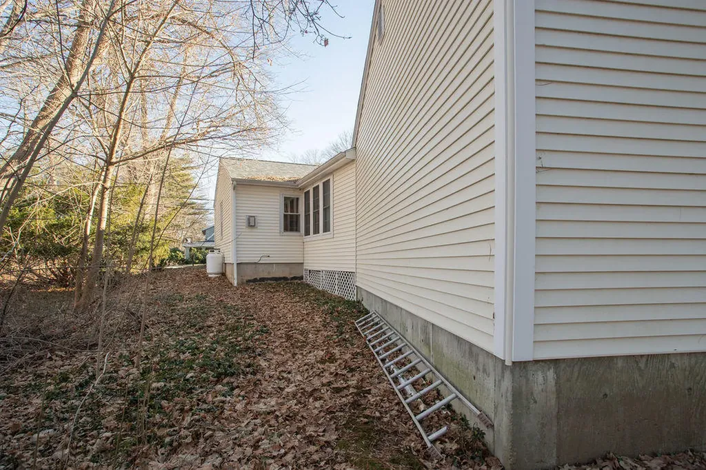 15 Organug Road York ME 03909