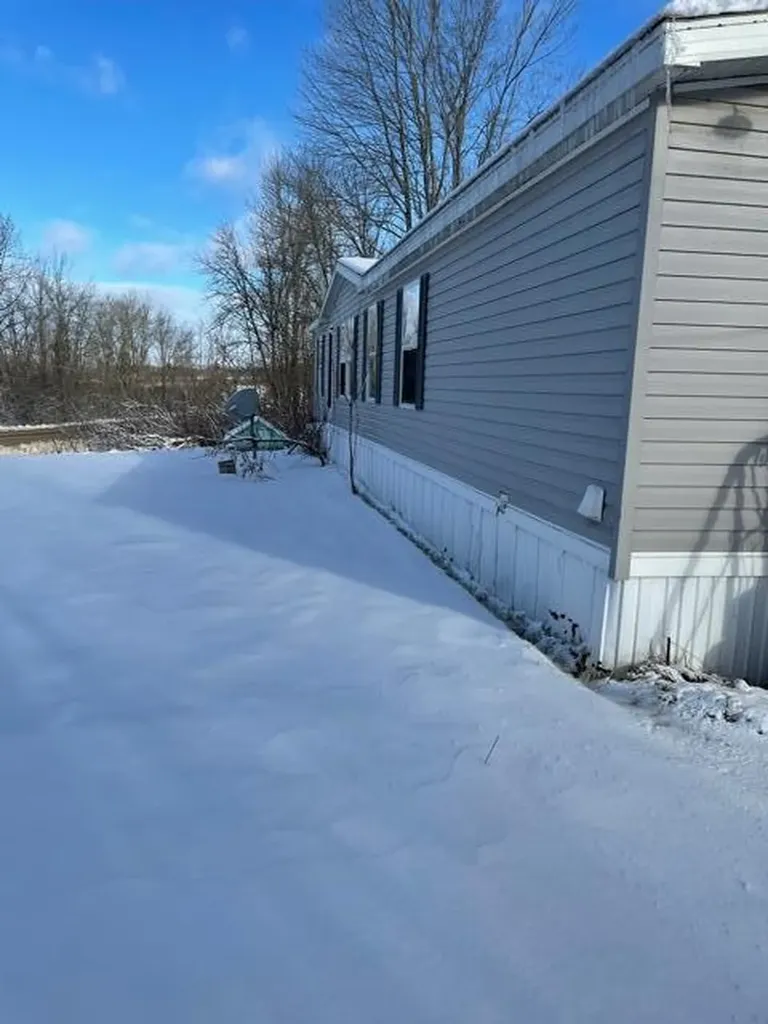 206 Ridge Road Plymouth ME 04969