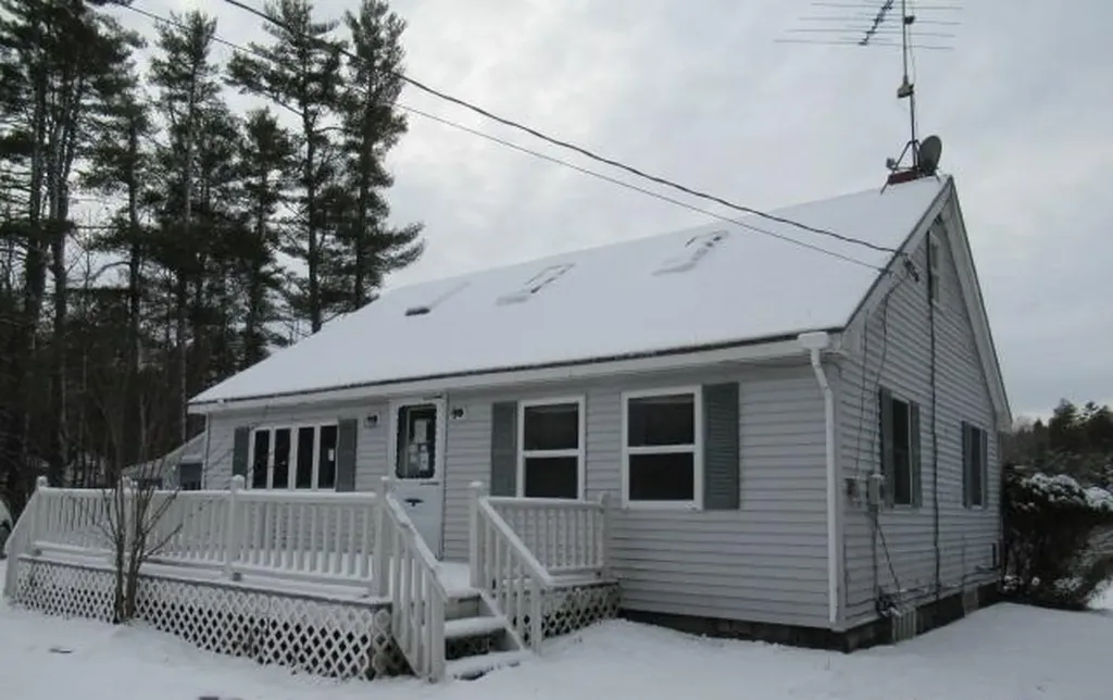 672 Liberty Road Washington ME 04574
