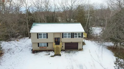 11 Leah's Lane Hermon ME 04401