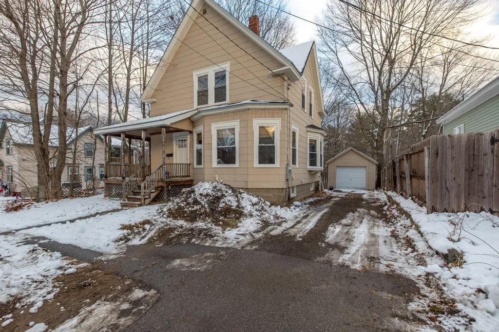 34 Davis Avenue Auburn ME 04210