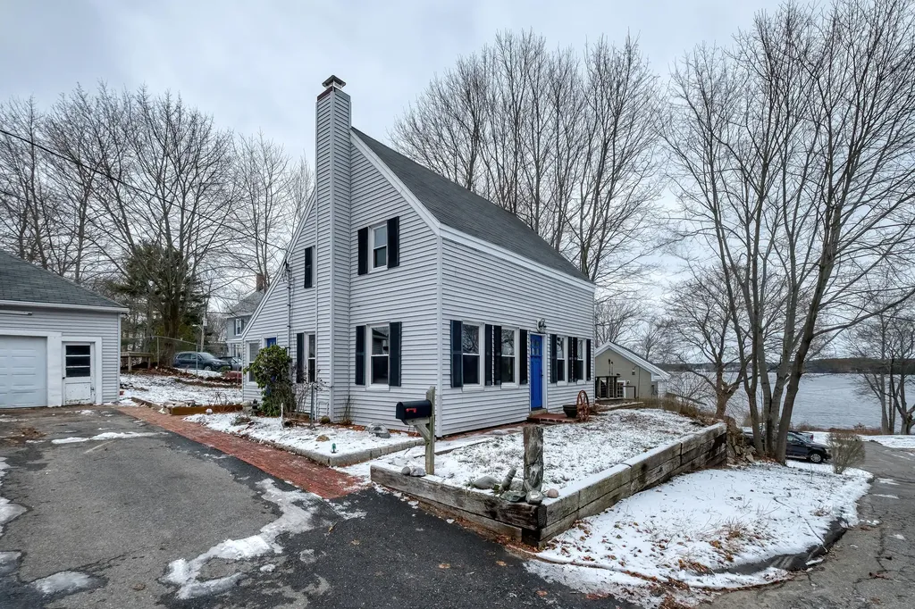 40 Drummond Point Bath ME 04530