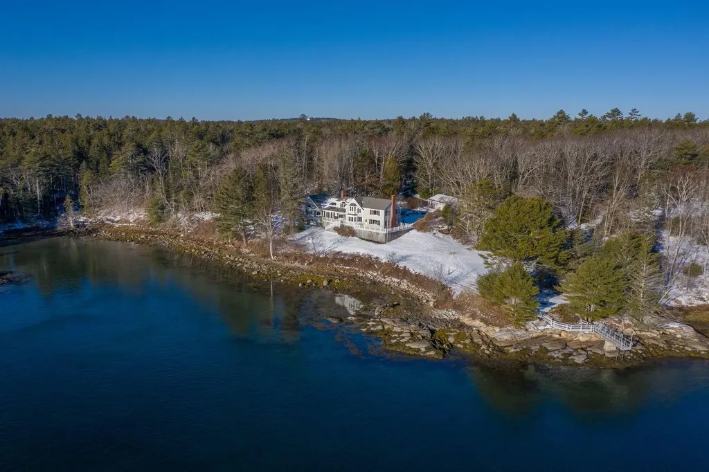 39 Heron Cove Lane Bremen ME 04551
