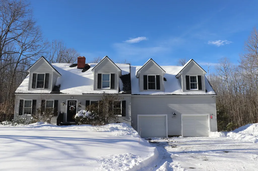 6 Jeffreys Way Kennebunk ME 04043