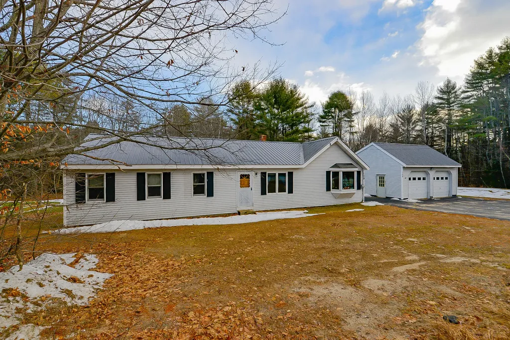 129 Kansas Road Naples ME 04055