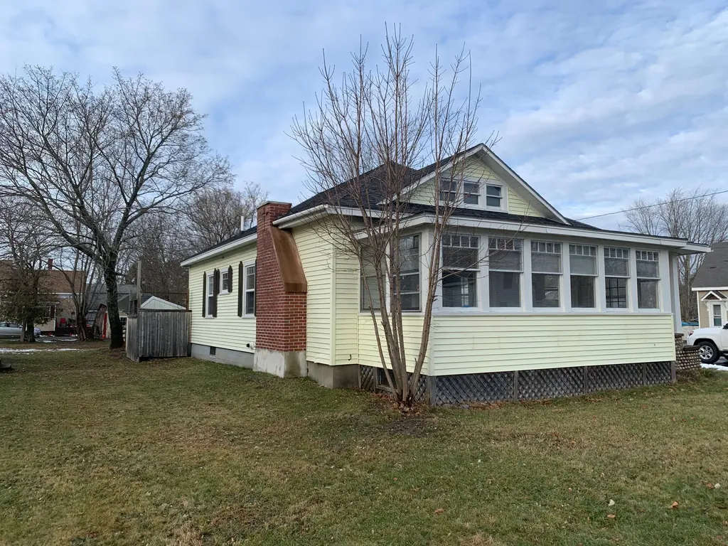 121 Union Street Calais ME 04619