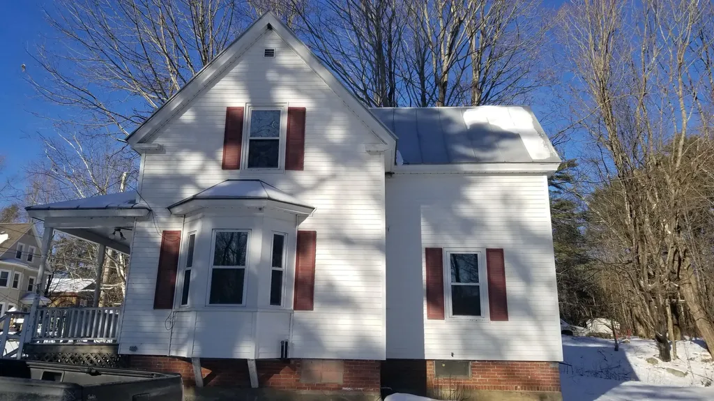29 Summer Street Oakland ME 04963