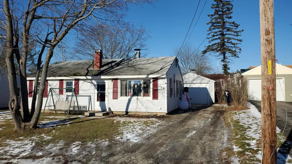 123 Thornton Road Bangor ME 04401