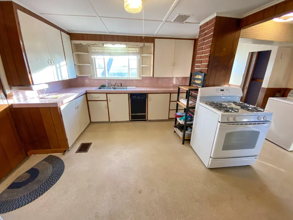 230 Limerock Street Rockland ME 04841
