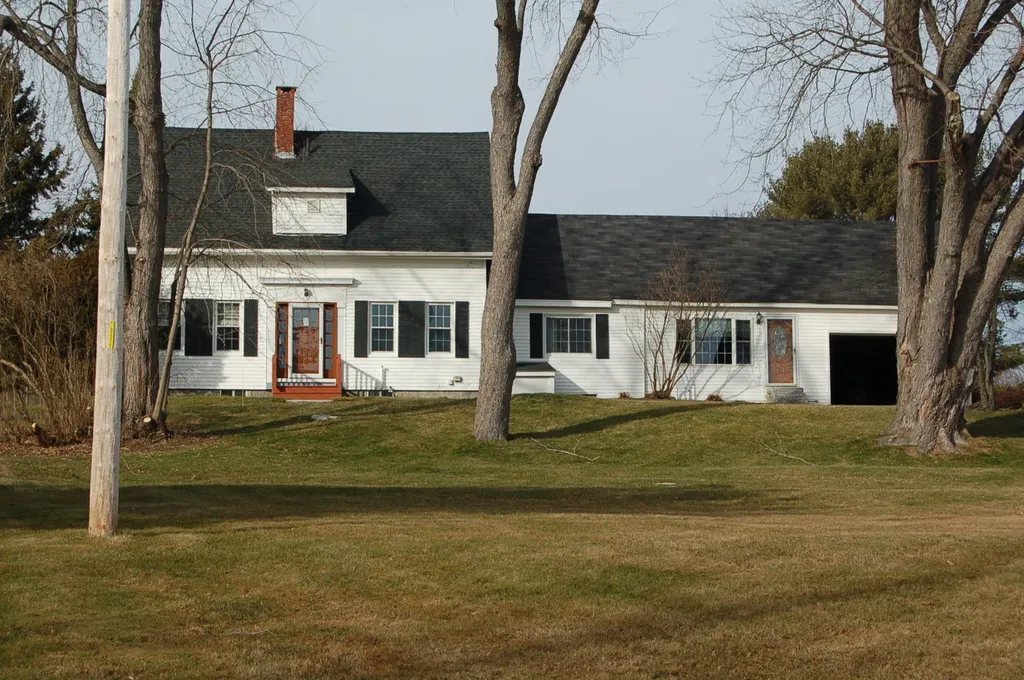 544 Main Road N Hampden ME 04444
