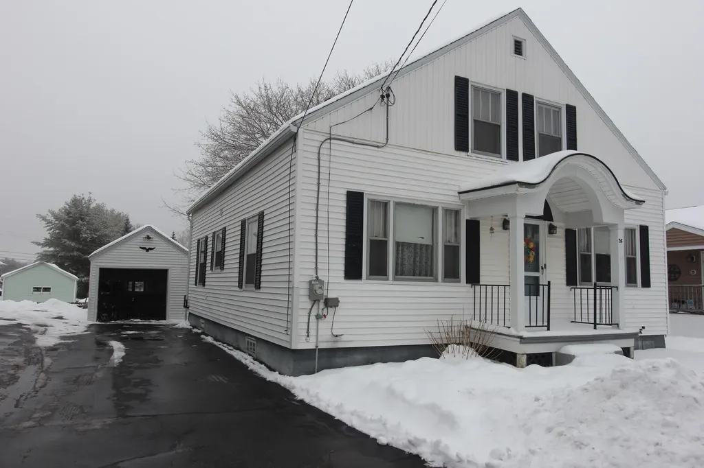 26 Louise Avenue Lewiston ME 04240
