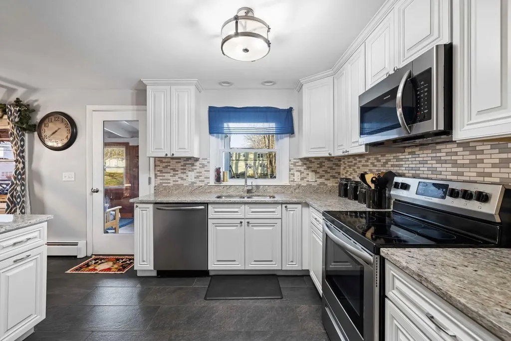213 Auburn Street Portland ME 04103
