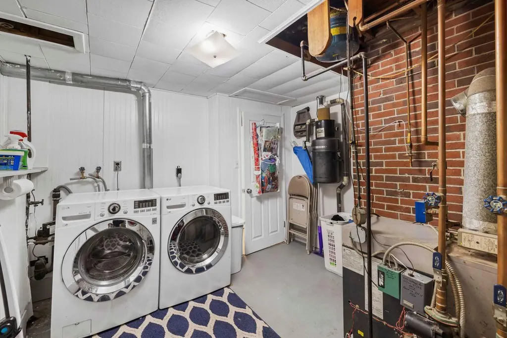 213 Auburn Street Portland ME 04103