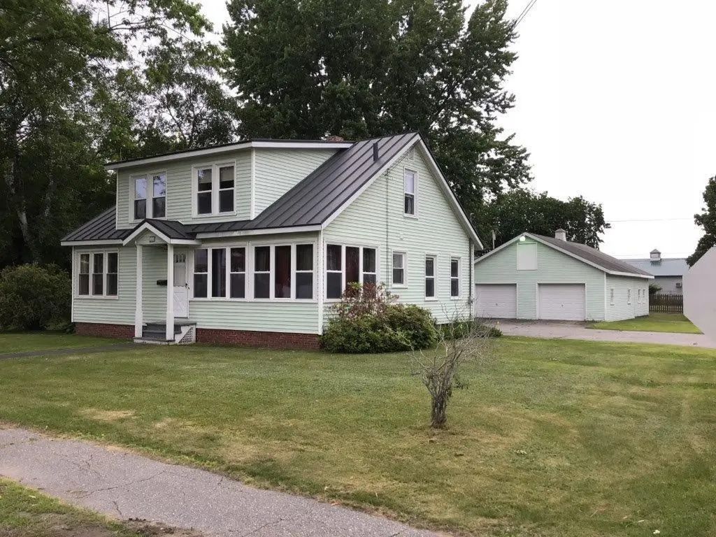 35 Hanover Street Skowhegan ME 04976