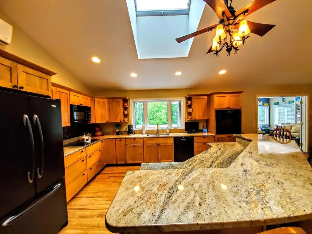 64 Libbey Lane Glenburn ME 04401
