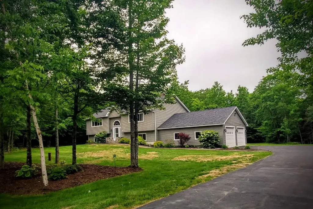 64 Libbey Lane Glenburn ME 04401