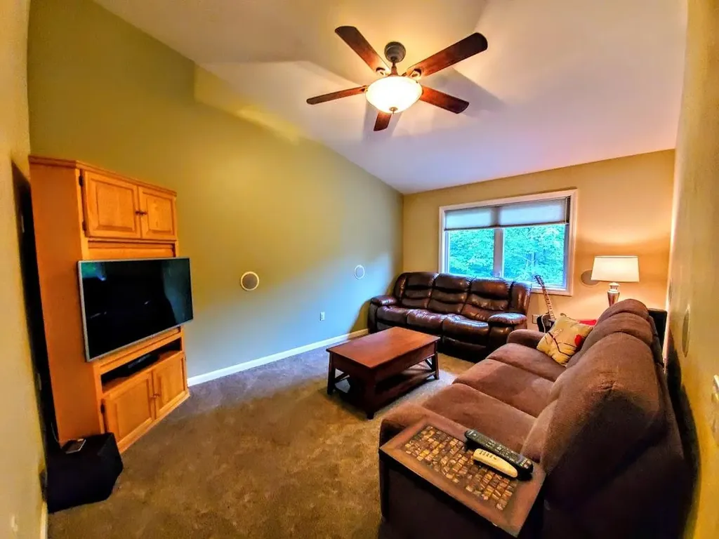 64 Libbey Lane Glenburn ME 04401
