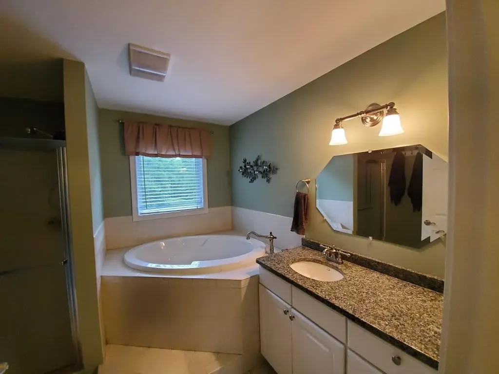 64 Libbey Lane Glenburn ME 04401