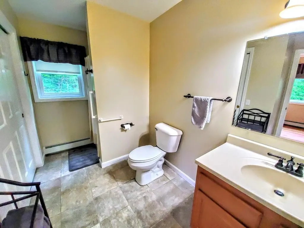 64 Libbey Lane Glenburn ME 04401