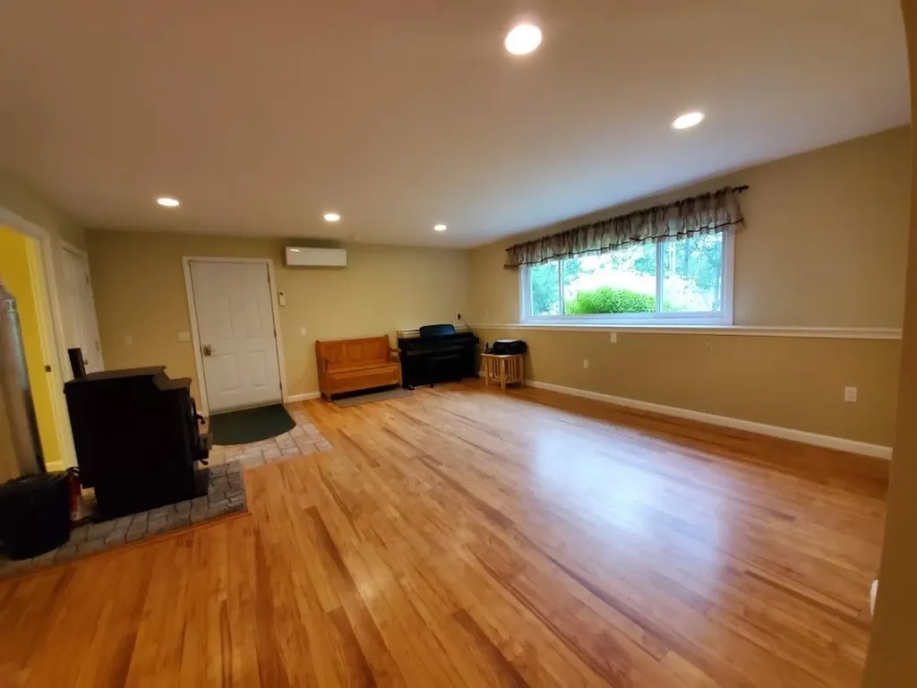 64 Libbey Lane Glenburn ME 04401