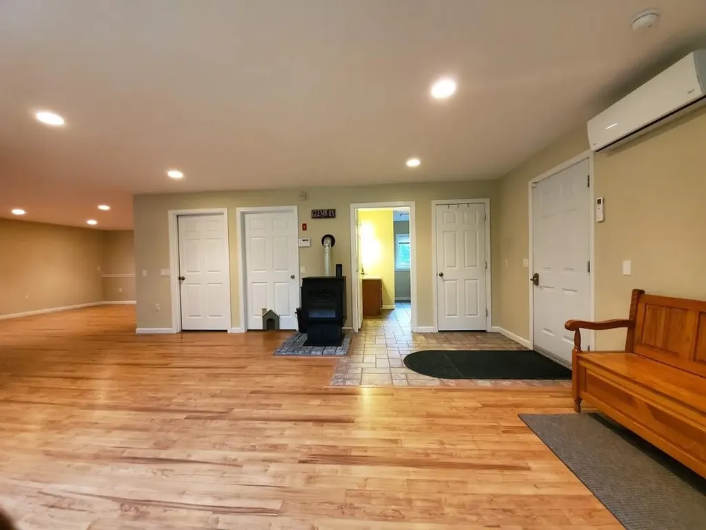 64 Libbey Lane Glenburn ME 04401