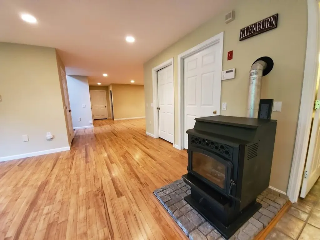 64 Libbey Lane Glenburn ME 04401