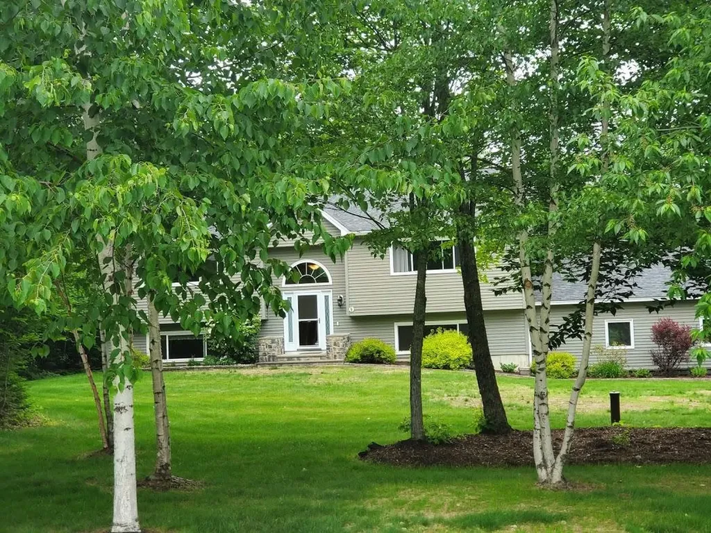 64 Libbey Lane Glenburn ME 04401