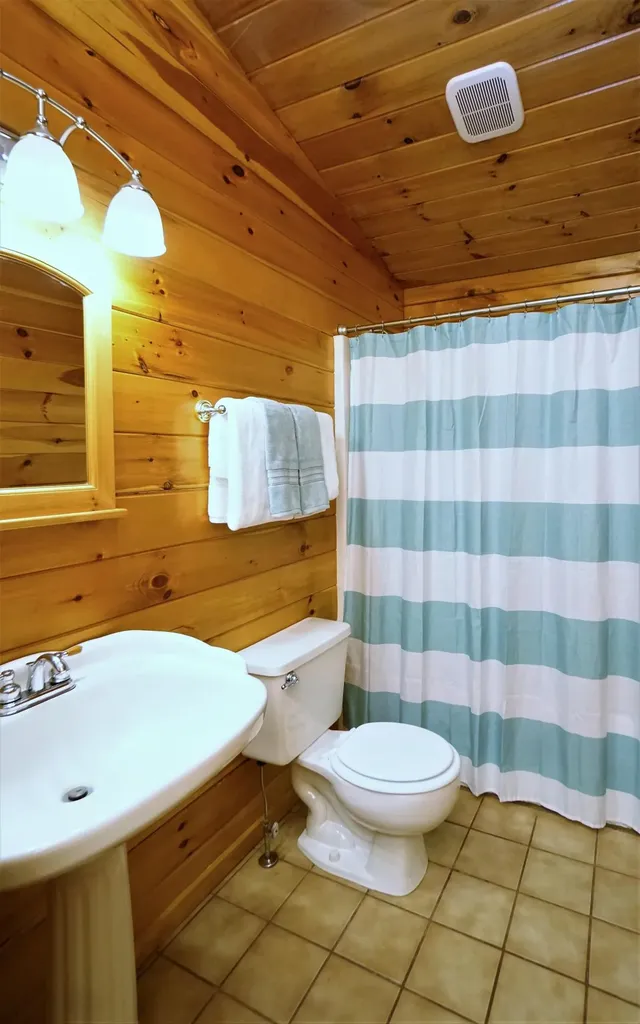 19 Chester Lane Georgetown ME 04548